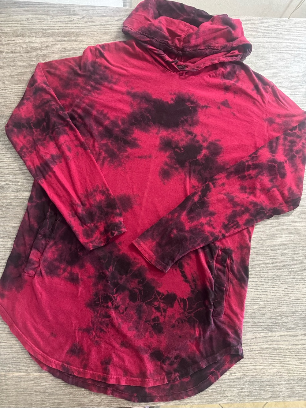 PacSun Men’s Sweatshirt Hoodie Tie-Dye Size L Red Black Scallop Fit